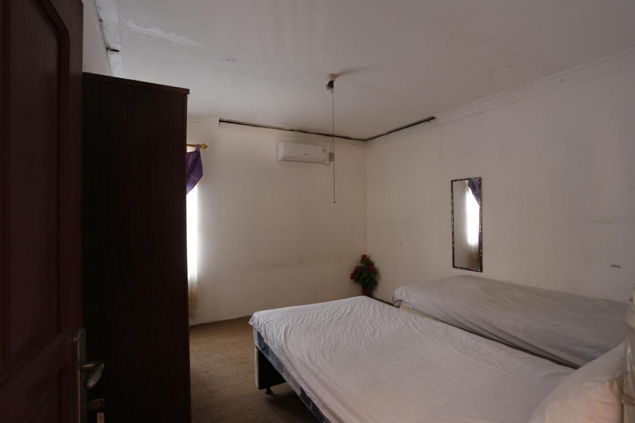 Oyo 93380 Penginapan Mangkoe Barokah Tanah Grogot Exteriör bild