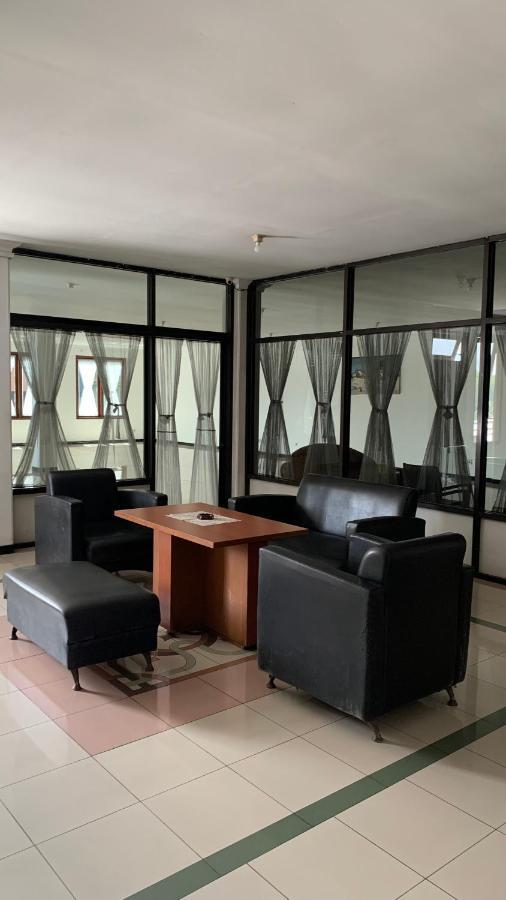 Oyo 93380 Penginapan Mangkoe Barokah Tanah Grogot Exteriör bild