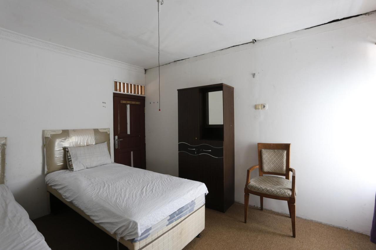 Oyo 93380 Penginapan Mangkoe Barokah Tanah Grogot Exteriör bild