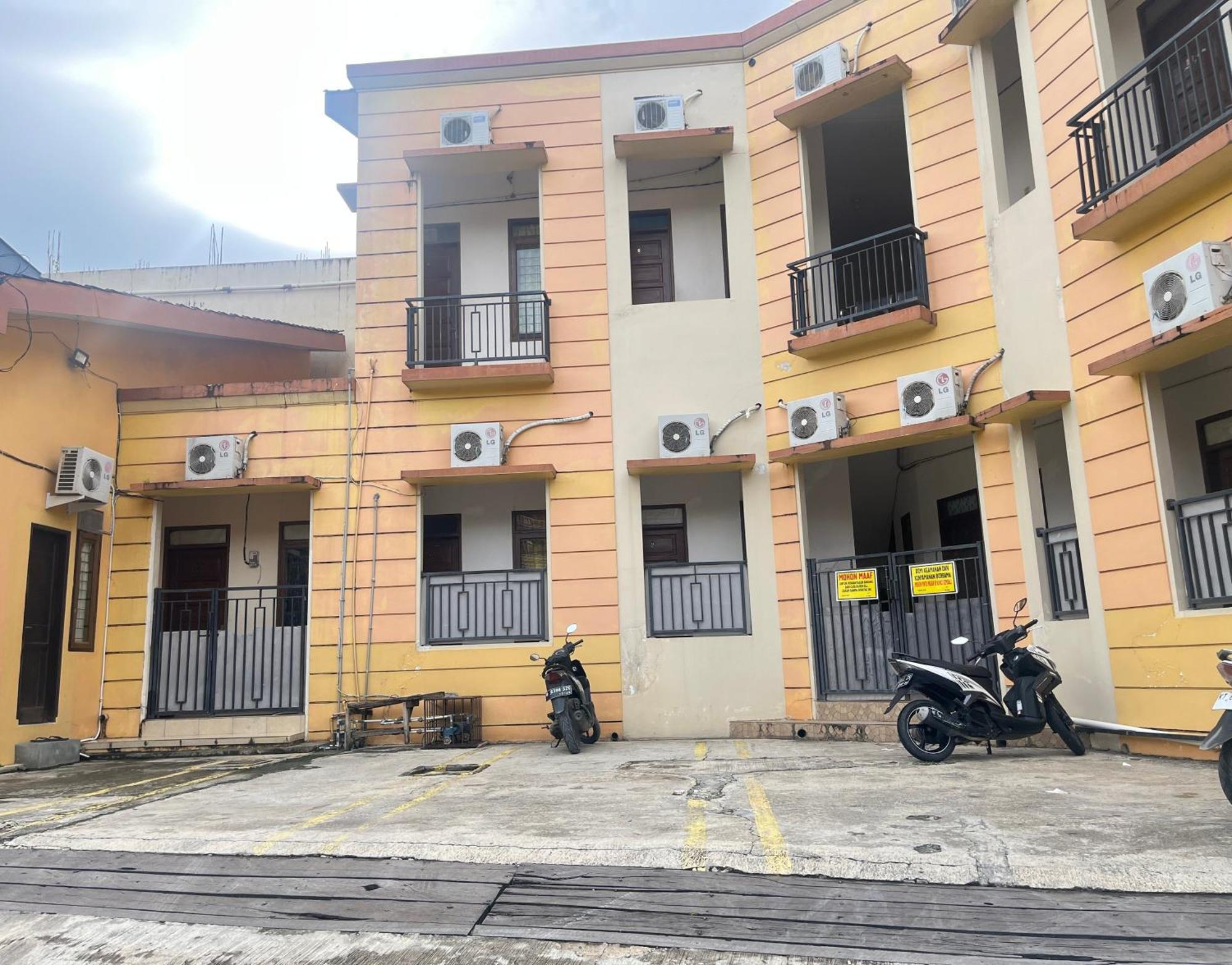 Oyo 93380 Penginapan Mangkoe Barokah Tanah Grogot Exteriör bild
